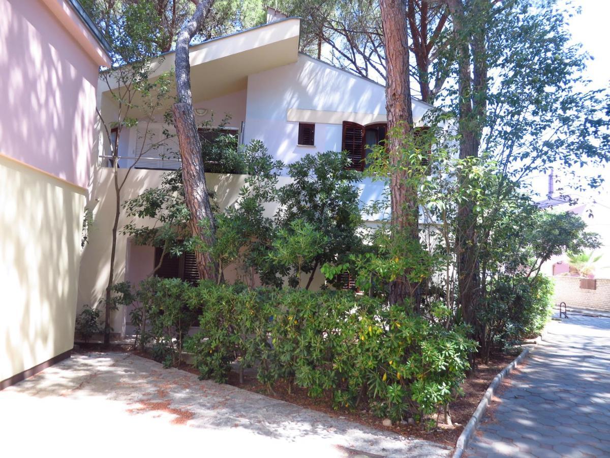 Soline Beach Apartments Биоград-на-Мору Экстерьер фото